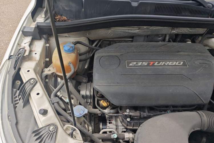 Used GAC Trumpchi GS4 2017 235T Automatic Two-Wheel Drive Luxury Smart Connectivity Version Engine Bay Right