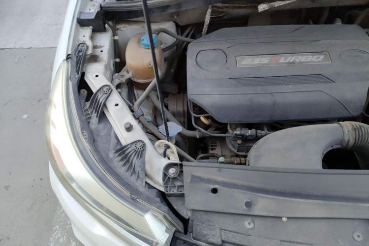 Used GAC Trumpchi GS4 2017 235T Automatic Two-Wheel Drive Luxury Smart Connectivity Version Engine Bay Right