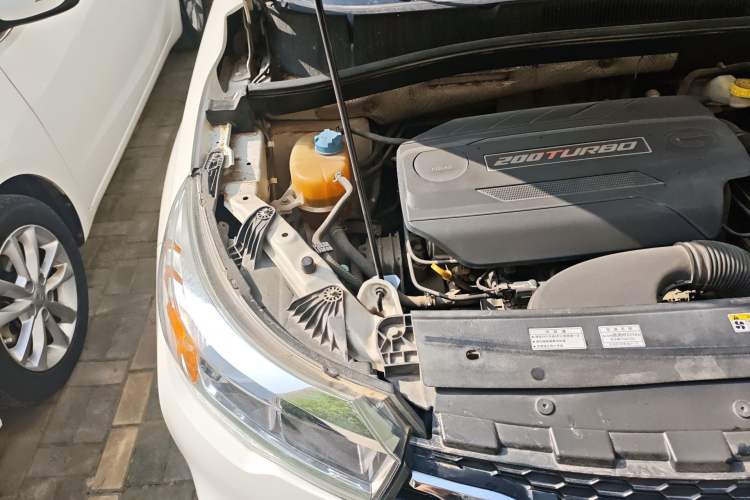 Used GAC Trumpchi GS4 2017 200T Manual Two-Wheel Drive Elite Edition Engine Bay Right