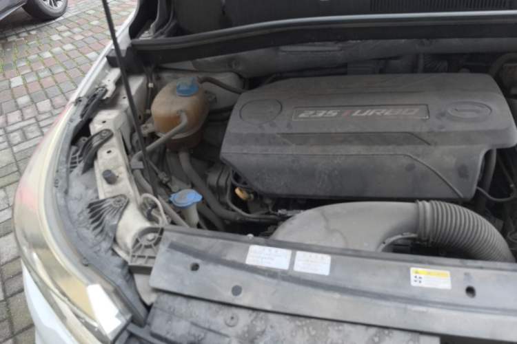 Used GAC Trumpchi GS4 2017 235T Manual Two-Wheel Drive Luxury Edition Engine Bay Right