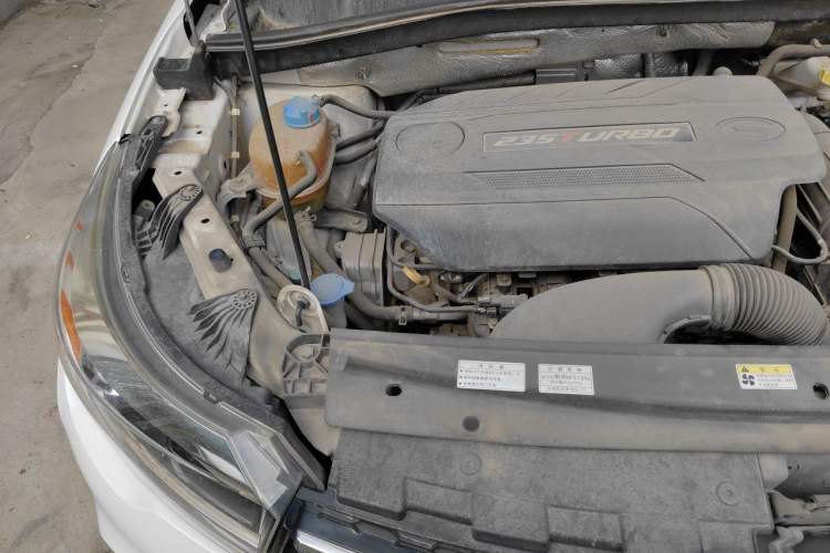 Used GAC Trumpchi GS4 2017 235T Automatic Two-Wheel Drive Luxury Smart Connectivity Version Engine Bay Right