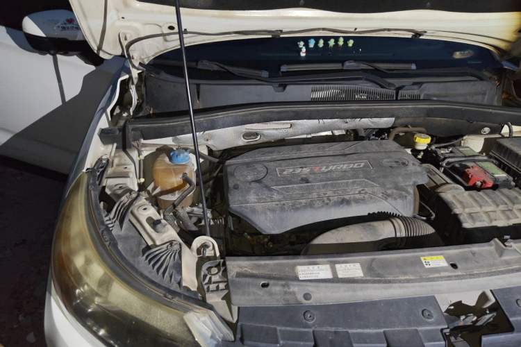 Used GAC Trumpchi GS4 2017 235T Automatic Two-Wheel Drive Luxury Smart Connectivity Version Engine Bay Right