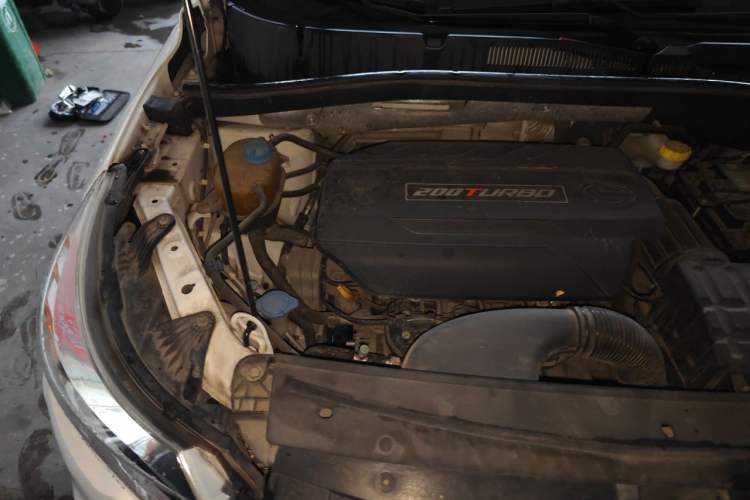 Used GAC Trumpchi GS4 2017 200T Manual Two-Wheel Drive Elite Edition Engine Bay Right