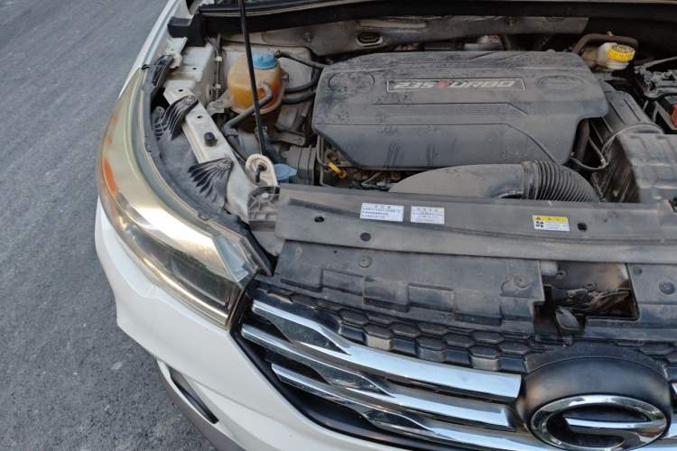 Used GAC Trumpchi GS4 2017 235T Automatic Two-Wheel Drive Luxury Smart Connectivity Version Engine Bay Right