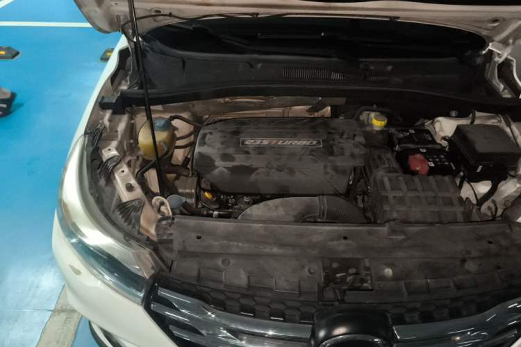 Used GAC Trumpchi GS4 2017 235T Automatic Two-Wheel Drive Luxury Smart Connectivity Version Engine Bay Right