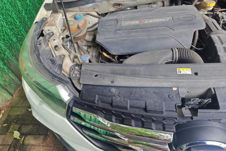 Used GAC Trumpchi GS4 2017 235T Automatic Two-Wheel Drive Elite Edition Engine Bay Right