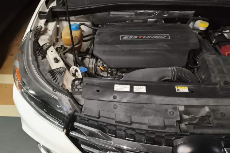 Used GAC Trumpchi GS4 2017 235T Automatic Two-Wheel Drive Luxury Smart Connectivity Version Engine Bay Right
