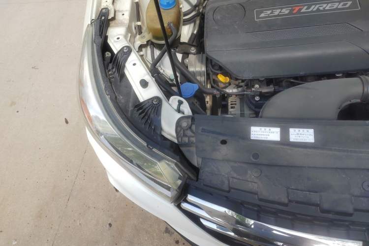 Used GAC Trumpchi GS4 2017 235T Automatic Two-Wheel Drive Elite Edition Engine Bay Right