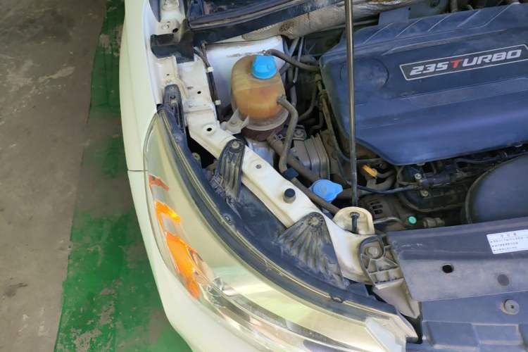 Used GAC Trumpchi GS4 2017 235T Automatic Two-Wheel Drive Luxury Smart Connectivity Version Engine Bay Right