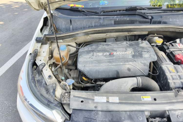 Used GAC Trumpchi GS4 2017 235T G-DCT Two-Wheel Drive Elite Edition Engine Bay Right