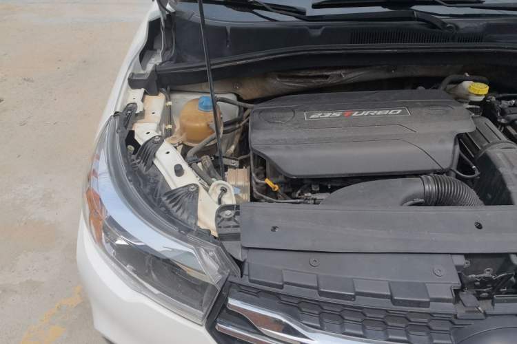 Used GAC Trumpchi GS4 2017 235T Automatic Two-Wheel Drive Luxury Smart Connectivity Version Engine Bay Right