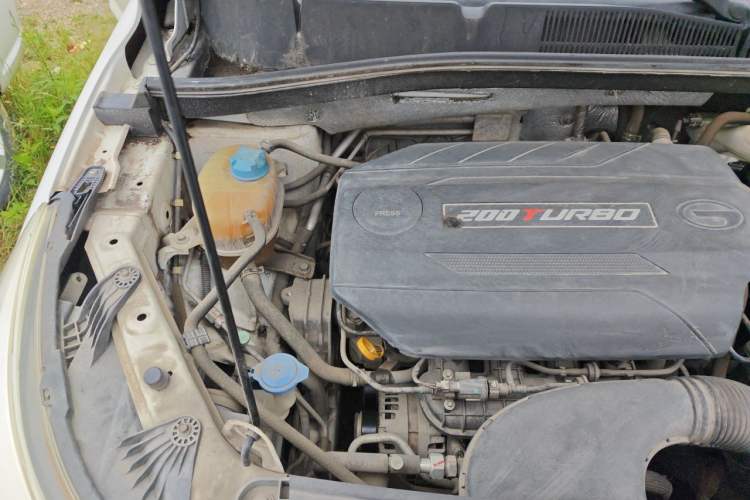 Used GAC Trumpchi GS4 2017 200T Manual Two-Wheel Drive Elite Edition Engine Bay Right