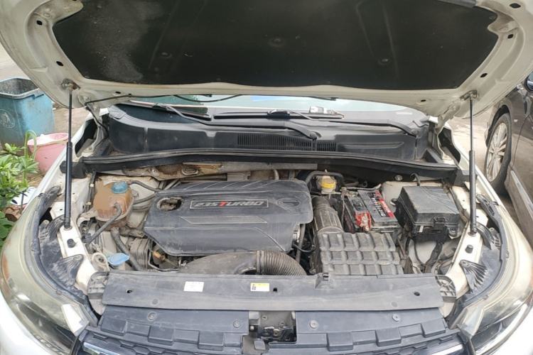 Used GAC Trumpchi GS4 2017 235T Automatic Two-Wheel Drive Luxury Smart Connectivity Version Engine Bay
