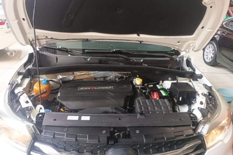 Used GAC Trumpchi GS4 2017 235T Automatic Two-Wheel Drive Luxury Smart Connectivity Version Engine Bay
