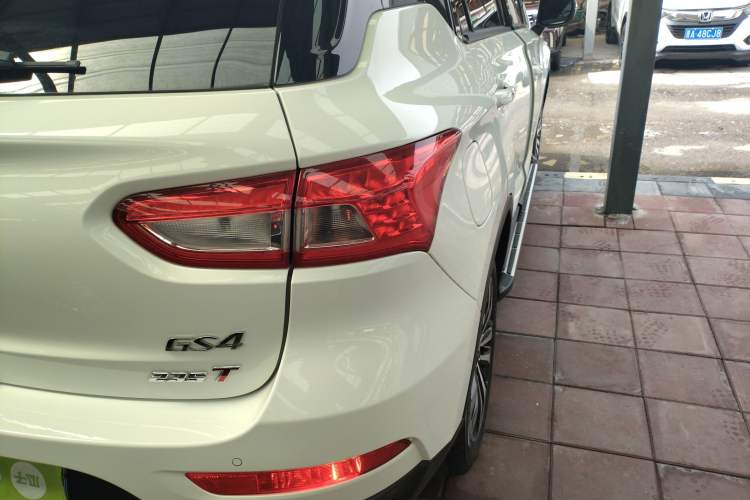 Used GAC Trumpchi GS4 2017 235T Automatic Two-Wheel Drive Luxury Smart Connectivity Version Exterior 3
