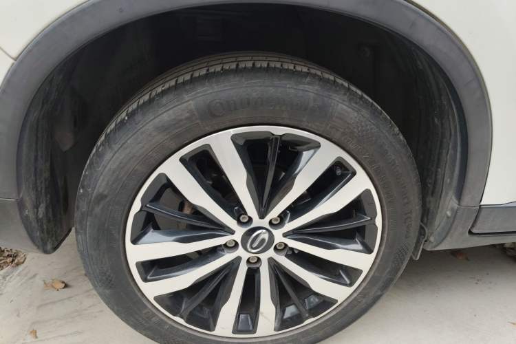 Used GAC Trumpchi GS4 2017 235T Automatic Two-Wheel Drive Luxury Smart Connectivity Version Exterior 5