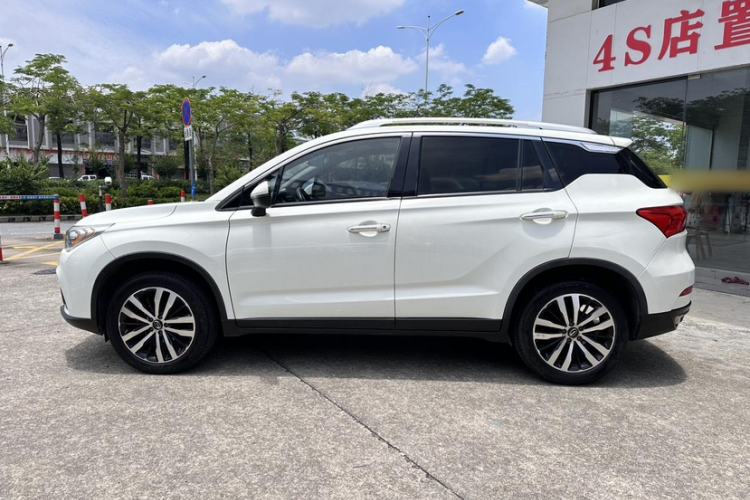Used GAC Trumpchi GS4 2017 235T Manual Two-Wheel Drive Luxury Edition Exterior 6
