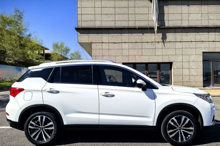 Used GAC Trumpchi GS4 2017 235T Automatic Two-Wheel Drive Luxury Smart Connectivity Version Exterior 6
