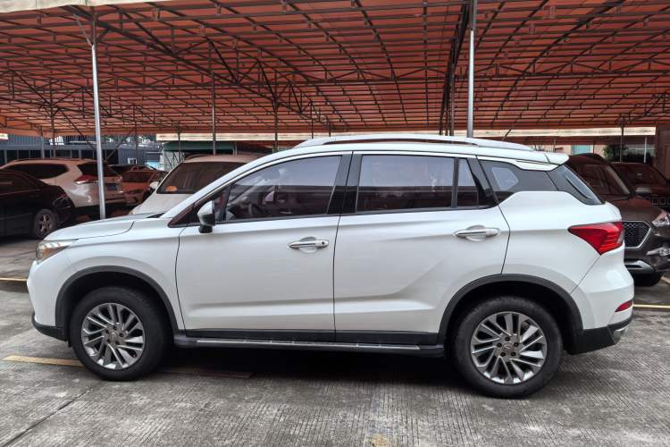 Used GAC Trumpchi GS4 2017 200T G-DCT Two-Wheel Drive Comfort Edition Exterior 9