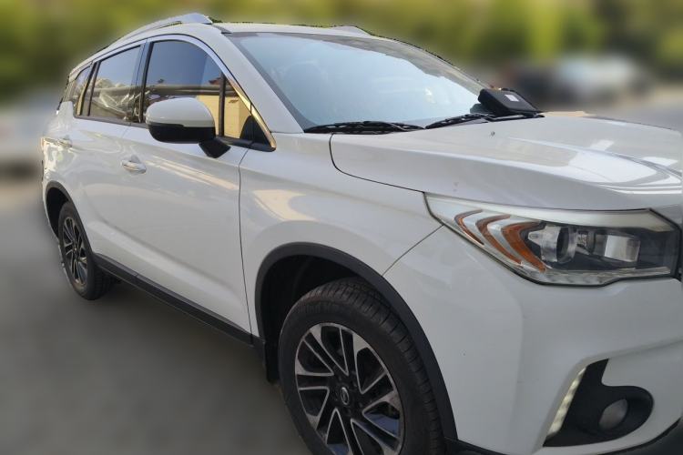 Used GAC Trumpchi GS4 2017 200T G-DCT Two-Wheel Drive Elite Edition Front Right 45 Deg