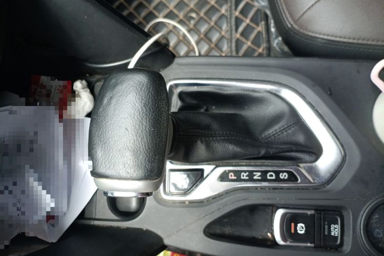 Used GAC Trumpchi GS4 2017 235T Automatic Two-Wheel Drive Elite Edition Gear Lever