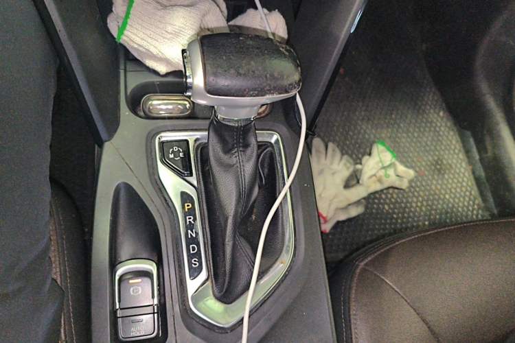 Used GAC Trumpchi GS4 2017 235T Automatic Two-Wheel Drive Elite Edition Gear Lever
