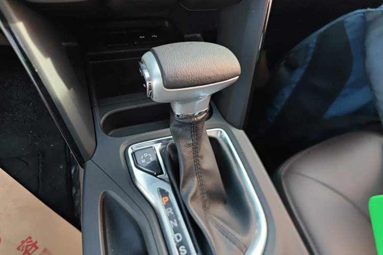 Used GAC Trumpchi GS4 2017 235T Automatic Two-Wheel Drive Elite Edition Gear Lever