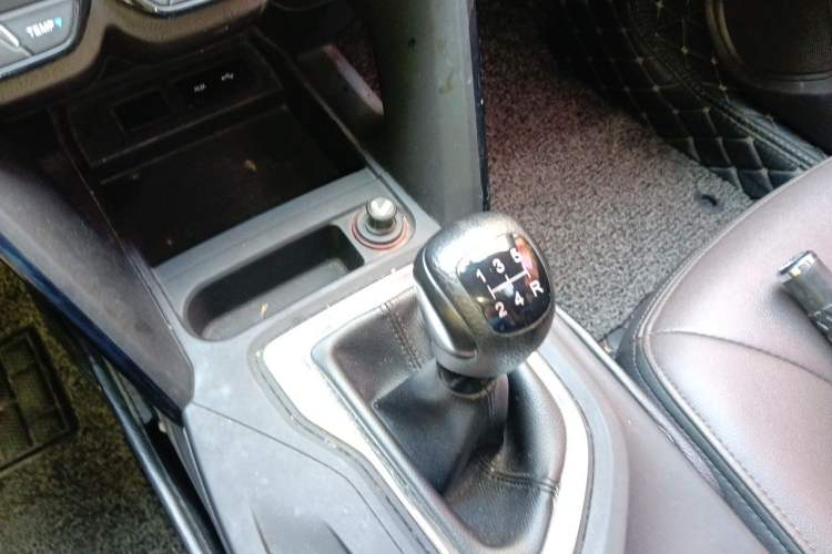 Used GAC Trumpchi GS4 2017 235T Manual Two-Wheel Drive Luxury Edition Gear Lever