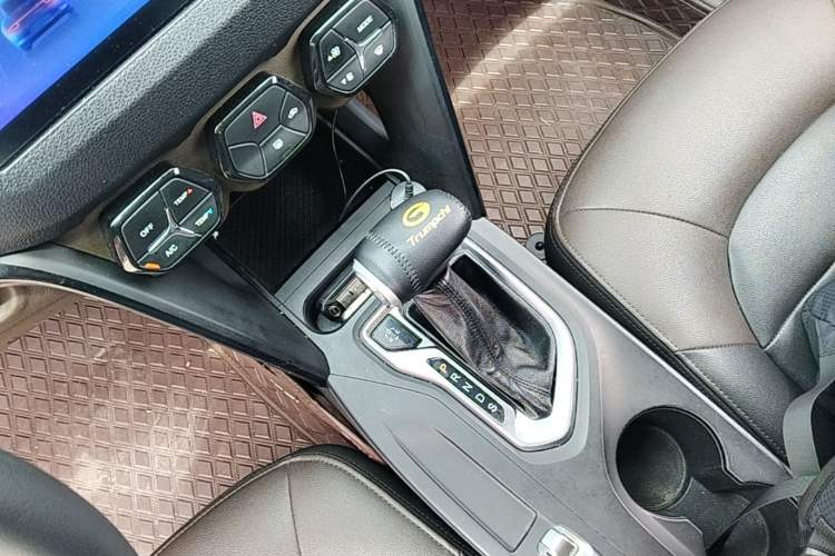 Used GAC Trumpchi GS4 2017 200T G-DCT Two-Wheel Drive Elite Edition Gear Lever