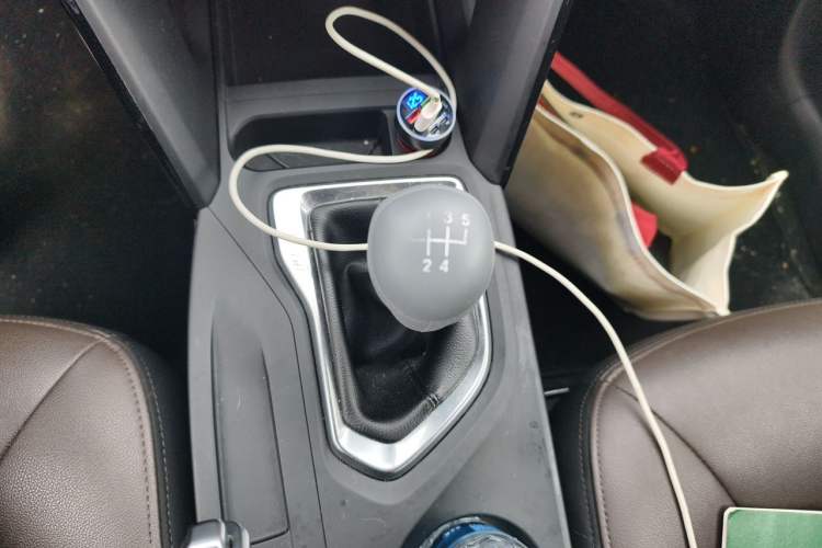 Used GAC Trumpchi GS4 2017 235T Manual Two-Wheel Drive Luxury Edition Gear Lever