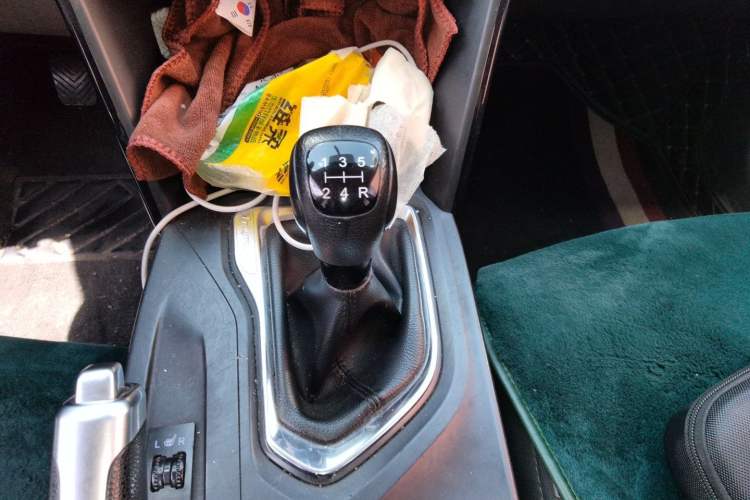 Used GAC Trumpchi GS4 2017 200T Manual Two-Wheel Drive Elite Edition Gear Lever