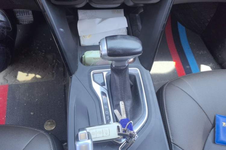 Used GAC Trumpchi GS4 2017 200T G-DCT Two-Wheel Drive Elite Edition Gear Lever
