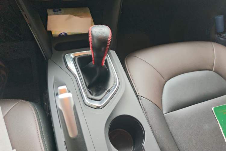 Used GAC Trumpchi GS4 2017 200T Manual Two-Wheel Drive Elite Edition Gear Lever
