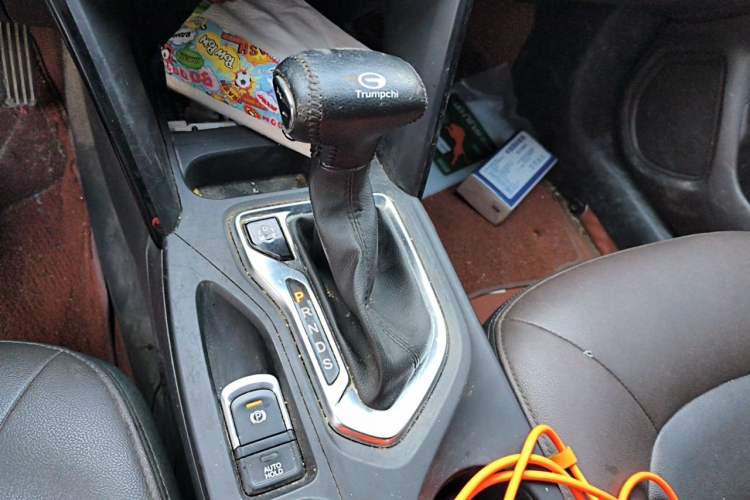 Used GAC Trumpchi GS4 2017 235T Automatic Two-Wheel Drive Elite Edition Gear Lever