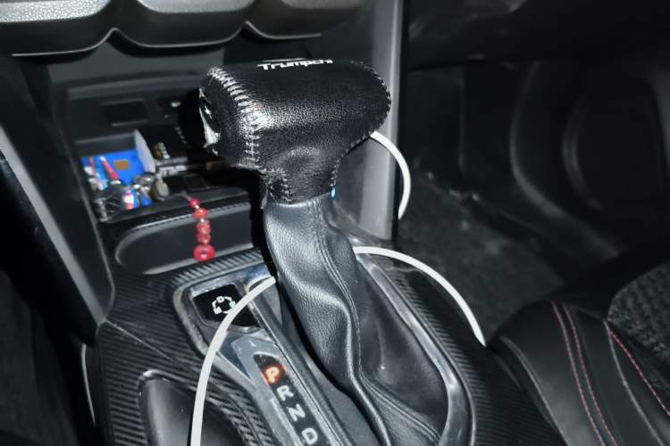 Used GAC Trumpchi GS4 2017 235T Automatic Two-Wheel Drive Elite Edition Gear Lever