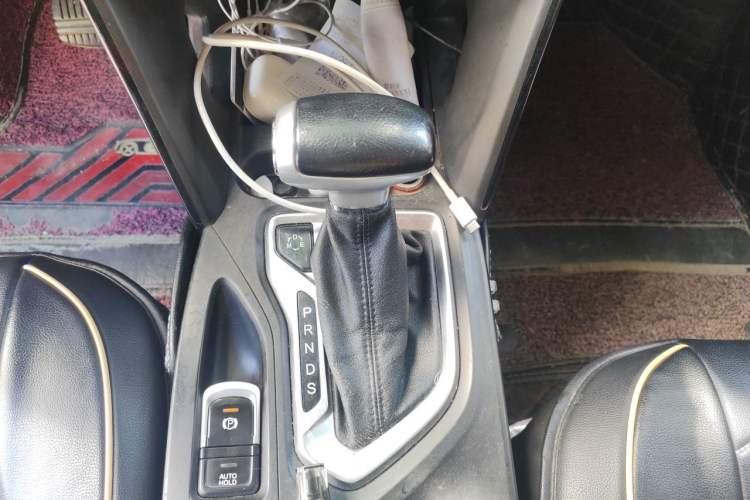 Used GAC Trumpchi GS4 2017 235T G-DCT Two-Wheel Drive Elite Edition Gear Lever