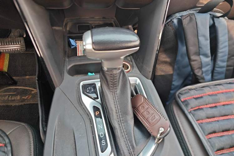 Used GAC Trumpchi GS4 2017 200T G-DCT Two-Wheel Drive Elite Edition Gear Lever
