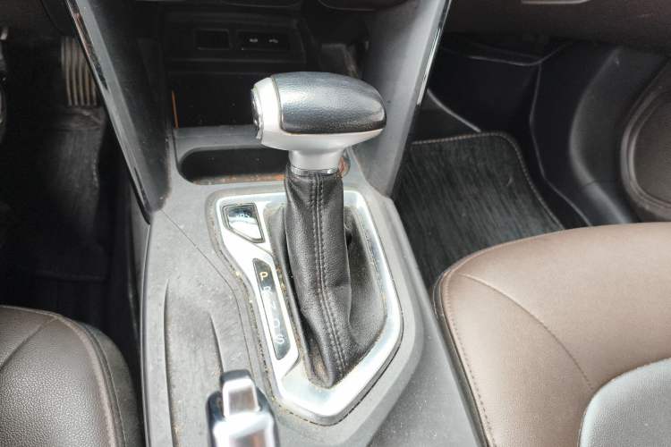 Used GAC Trumpchi GS4 2017 200T G-DCT Two-Wheel Drive Elite Edition Gear Lever