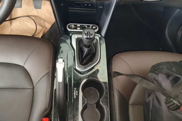 Used GAC Trumpchi GS4 2017 235T Manual Two-Wheel Drive Luxury Edition Gear Lever
