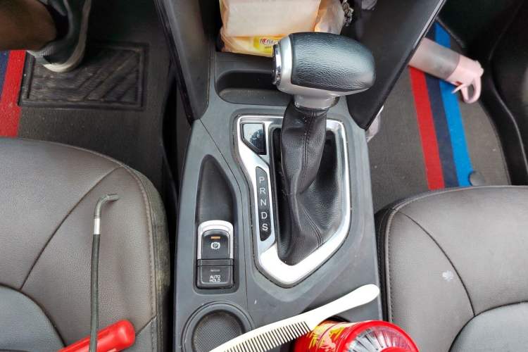Used GAC Trumpchi GS4 2017 235T Automatic Two-Wheel Drive Elite Edition Gear Lever