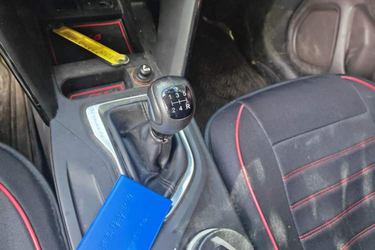 Used GAC Trumpchi GS4 2017 235T Manual Two-Wheel Drive Comfort Edition Gear Lever