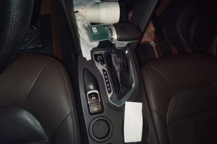 Used GAC Trumpchi GS4 2017 235T Automatic Two-Wheel Drive Luxury Smart Connectivity Version Gear Lever