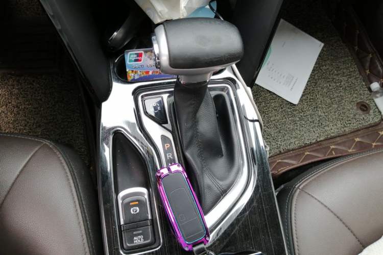 Used GAC Trumpchi GS4 2017 235T Automatic Two-Wheel Drive Elite Edition Gear Lever