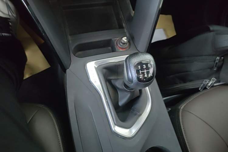 Used GAC Trumpchi GS4 2017 235T Manual Two-Wheel Drive Luxury Edition Gear Lever
