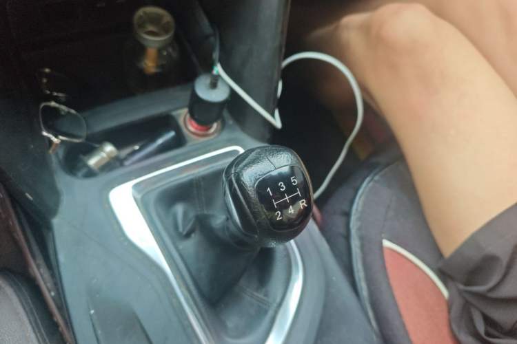 Used GAC Trumpchi GS4 2017 200T Manual Two-Wheel Drive Elite Edition Gear Lever