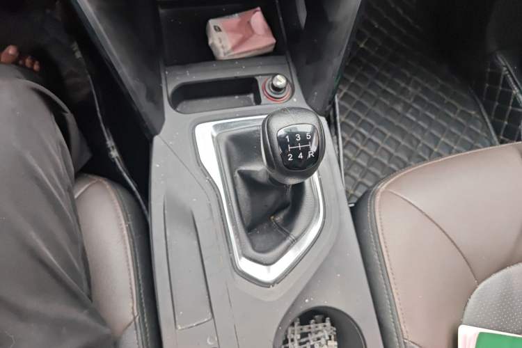 Used GAC Trumpchi GS4 2017 235T Manual Two-Wheel Drive Luxury Edition Gear Lever