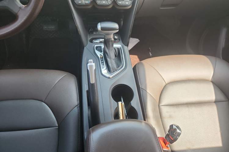 Used GAC Trumpchi GS4 2017 200T G-DCT Two-Wheel Drive Elite Edition Gear Lever
