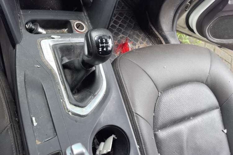 Used GAC Trumpchi GS4 2017 235T Manual Two-Wheel Drive Luxury Edition Gear Lever