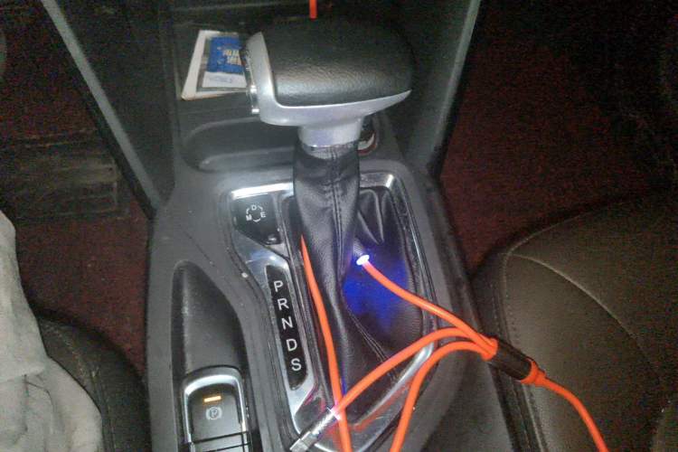 Used GAC Trumpchi GS4 2017 235T Automatic Two-Wheel Drive Luxury Smart Connectivity Version Gear Lever