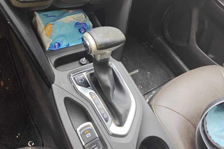 Used GAC Trumpchi GS4 2017 200T G-DCT Two-Wheel Drive Elite Edition Gear Lever